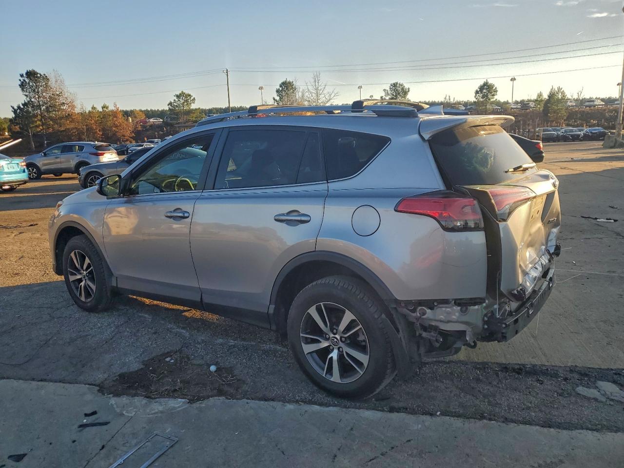 Toyota RAV4 Xle Image 10