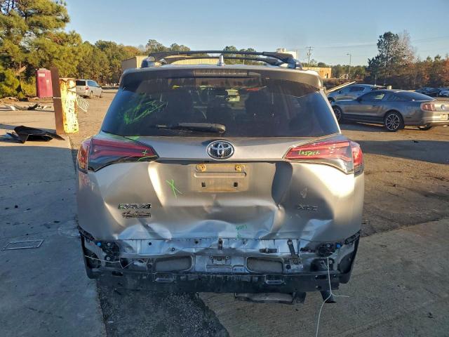 Toyota RAV4 Xle Image 6