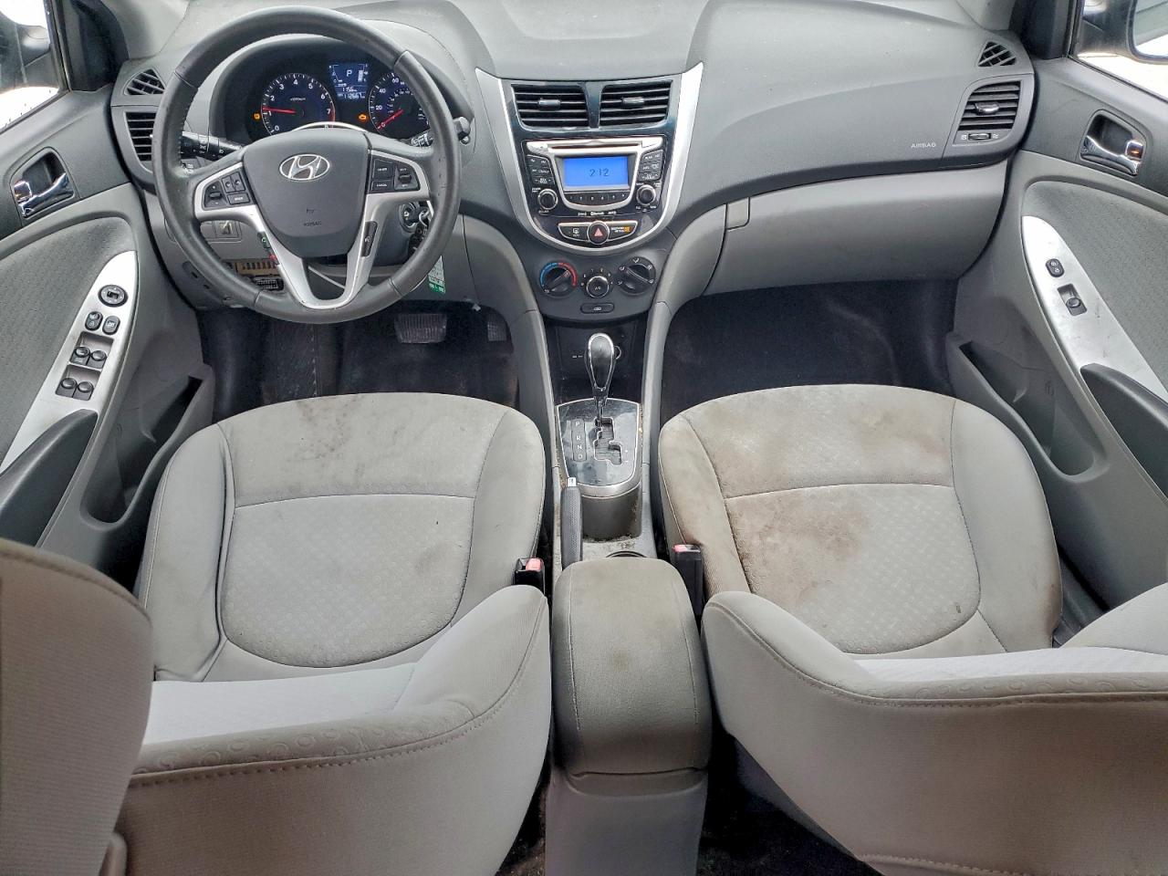 Hyundai ACCENT Gls Image 3