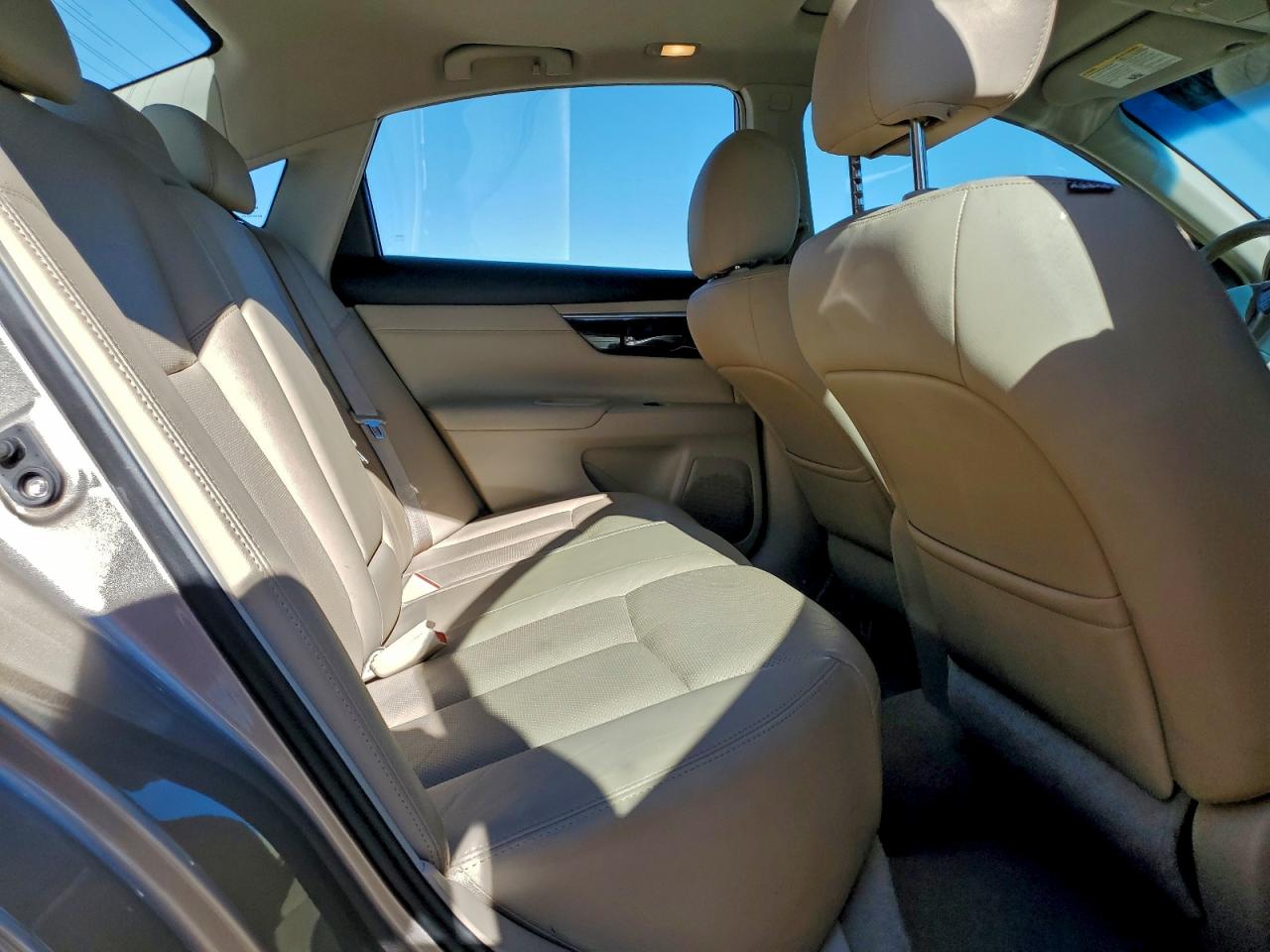 Nissan Altima 2.5 Image 2