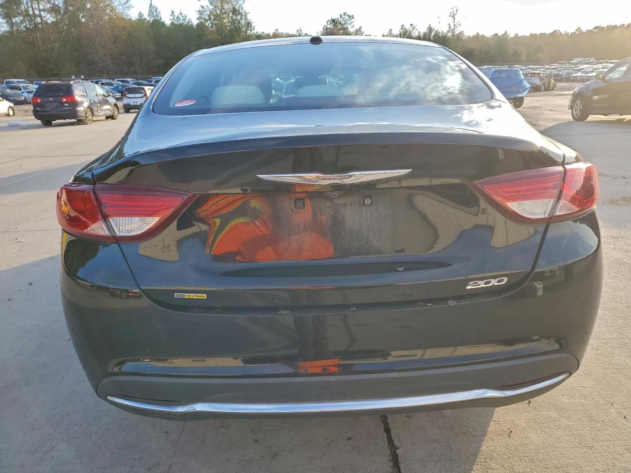 Chrysler 200 Limited Image 4