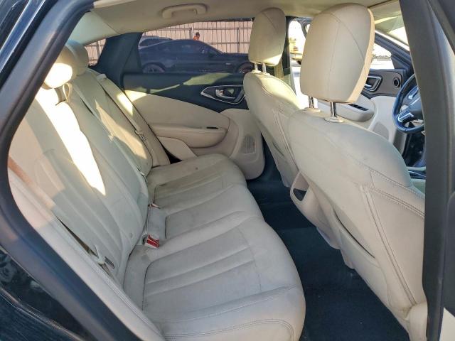 Chrysler 200 Limited Image 8