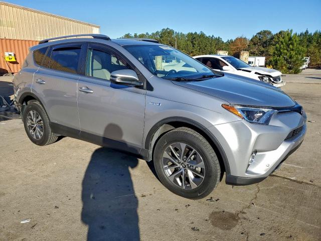 Toyota RAV4 Le Image 2