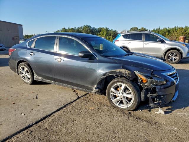 Nissan Altima 2.5 Image 2