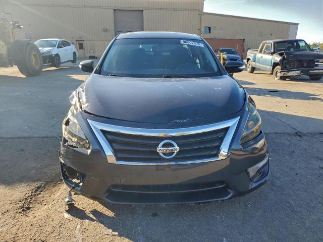 Nissan Altima 2.5 Image 11