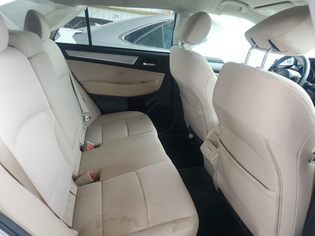 Subaru Outback 2.5i Premium Image 6