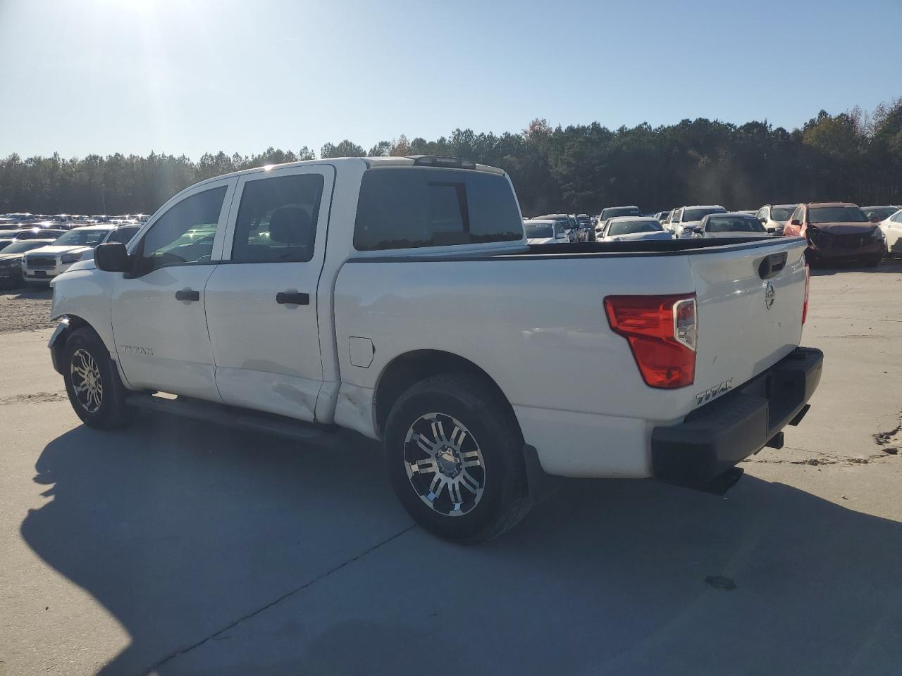 Nissan Titan S Image 2