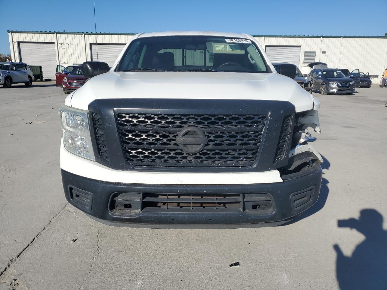 Nissan Titan S Image 3