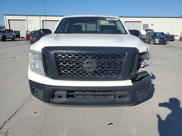 Nissan Titan S Image 3