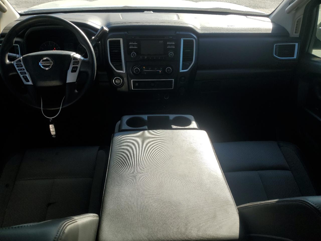 Nissan Titan S Image 10