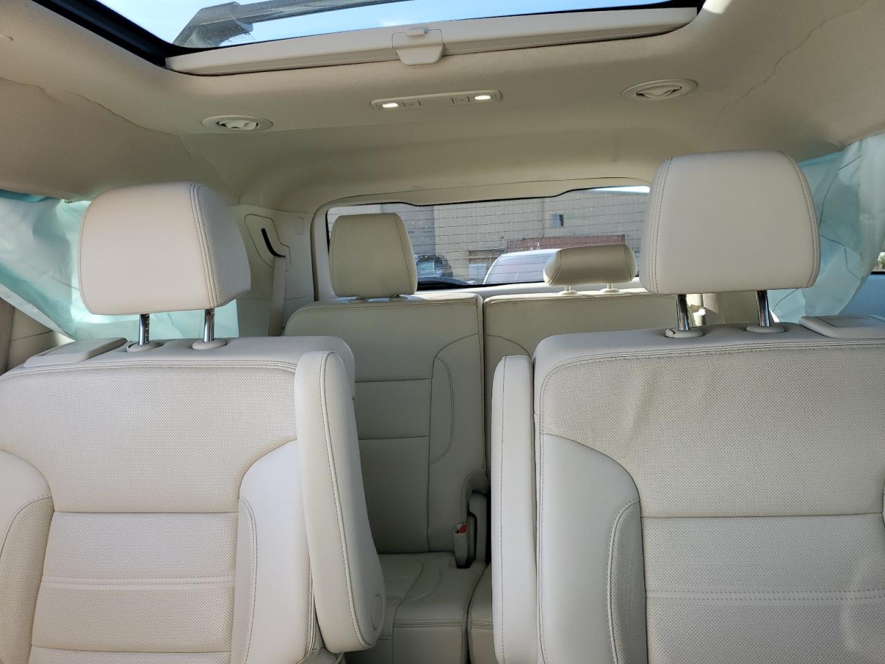 GMC Acadia Denali Image 2