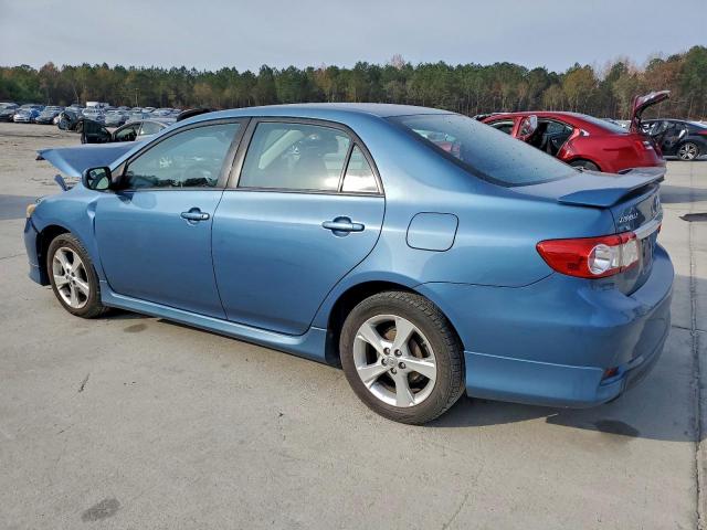 Toyota Corolla Base Image 2