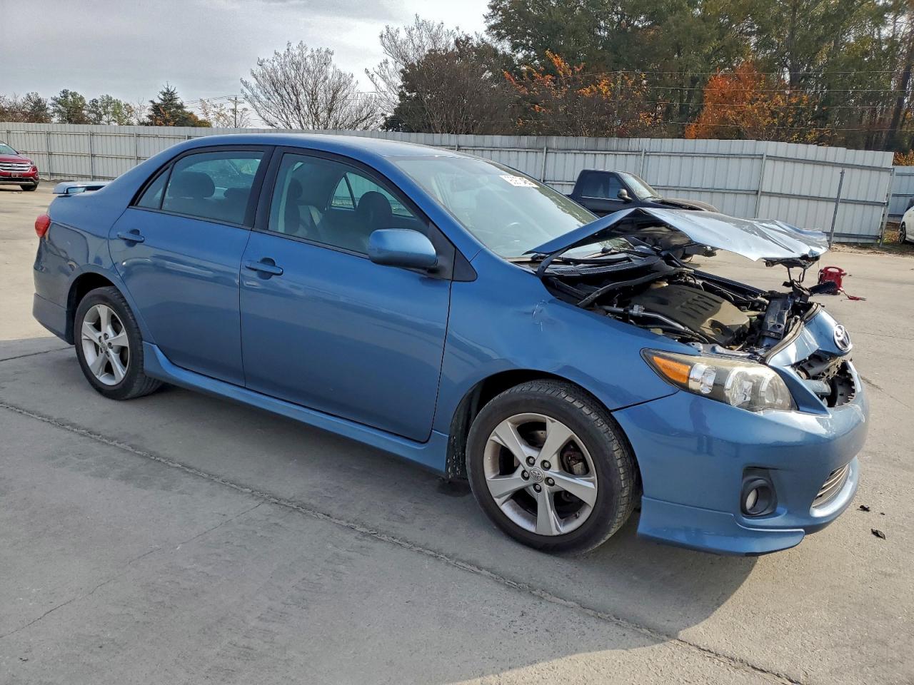 Toyota Corolla Base Image 4