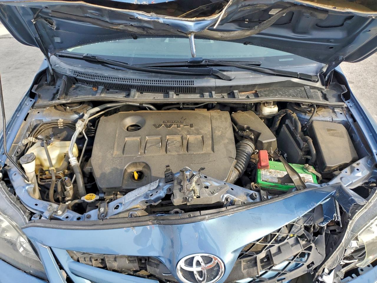 Toyota Corolla Base Image 10