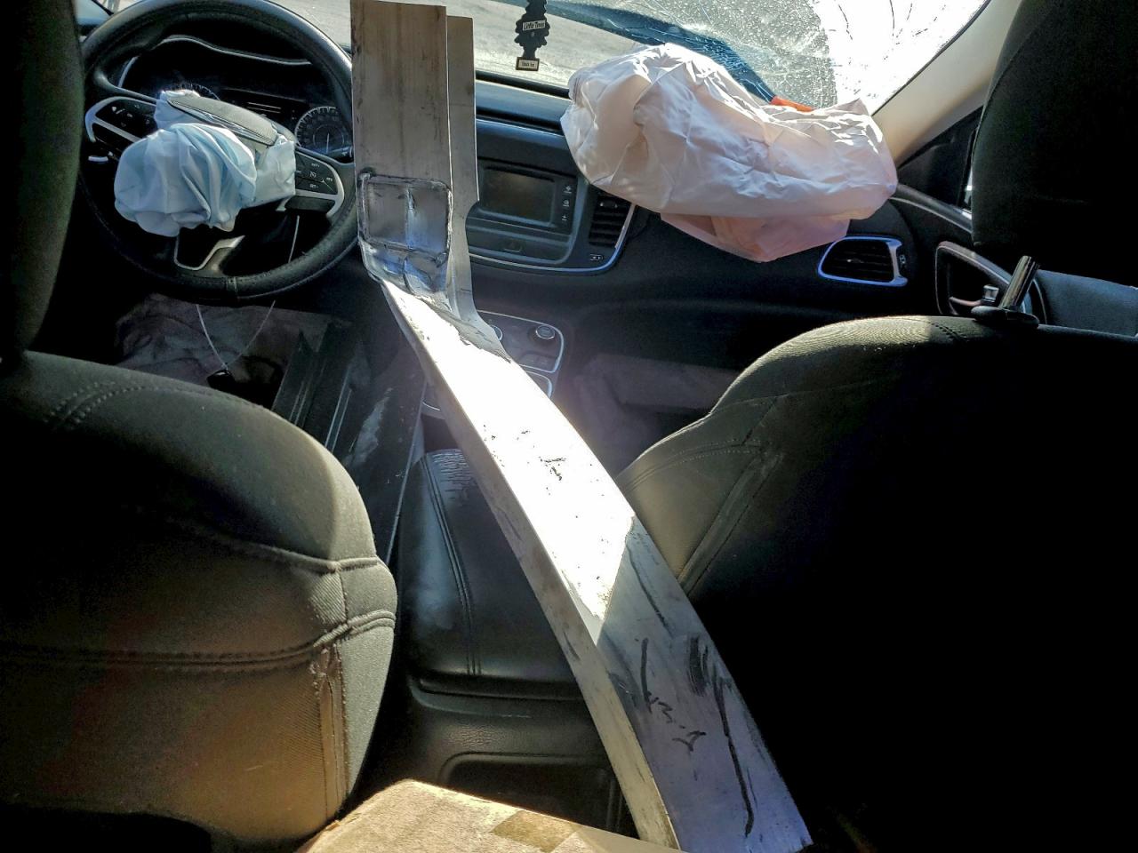 Chrysler 200 Limited Image 5