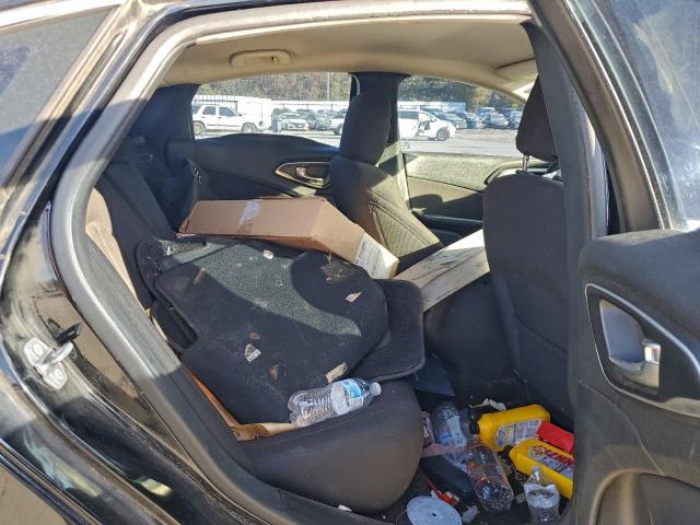 Chrysler 200 Limited Image 4