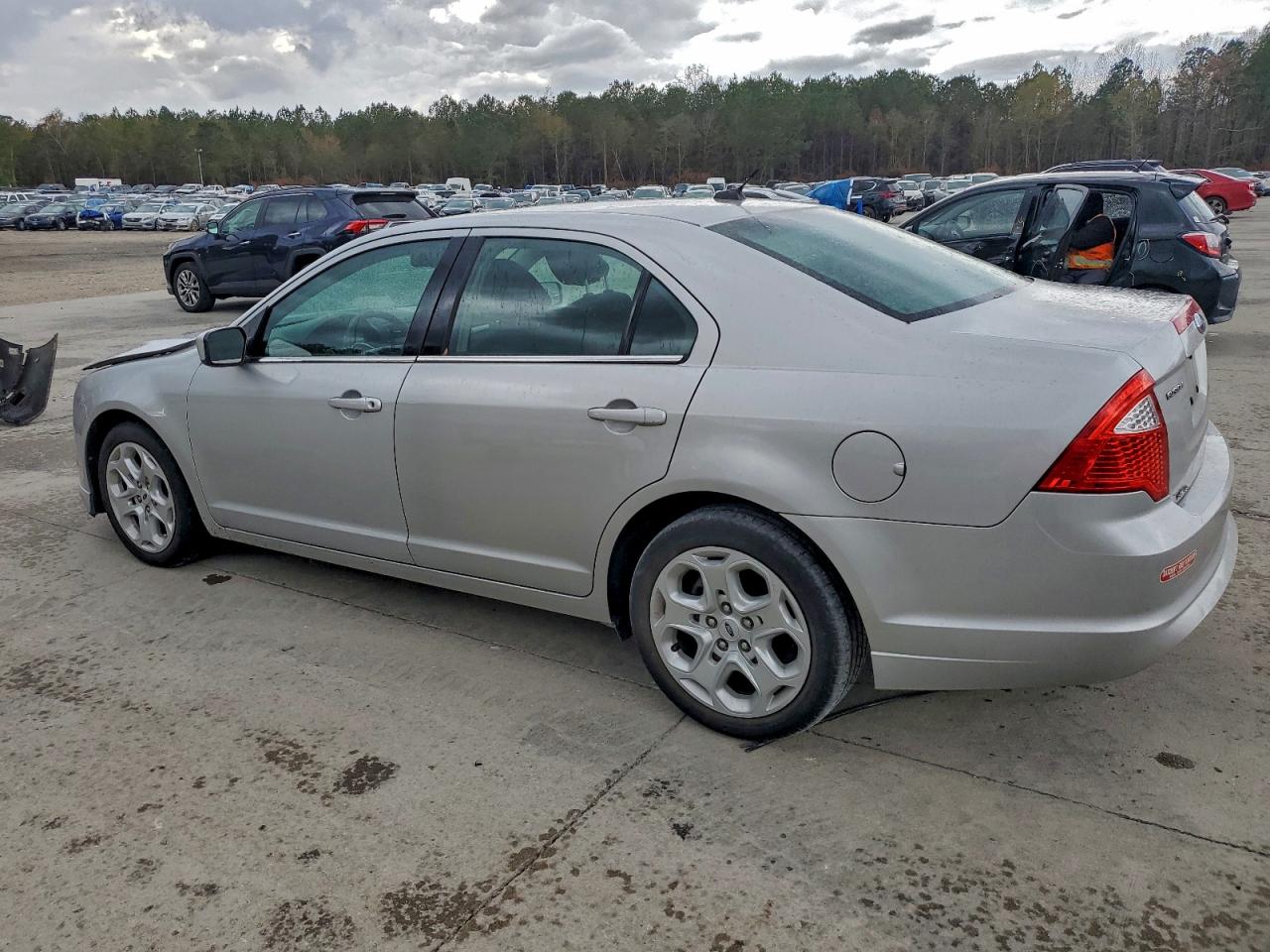 Ford Fusion Se Image 2