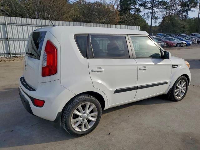 Kia Soul Image 3