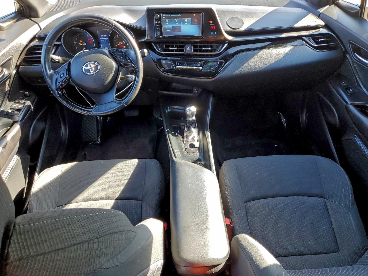 Toyota C-HR Xle Image 8