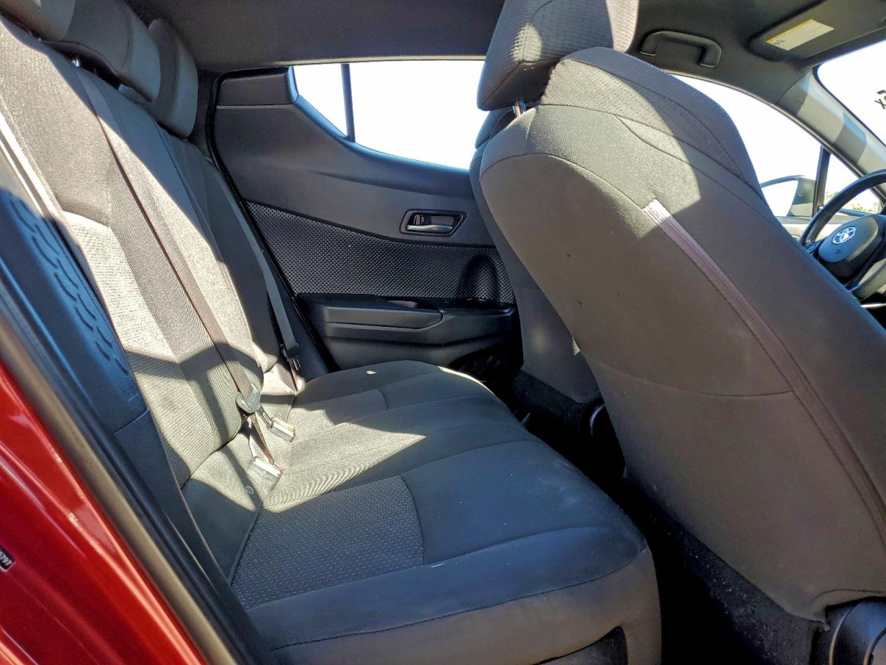 Toyota C-HR Xle Image 9