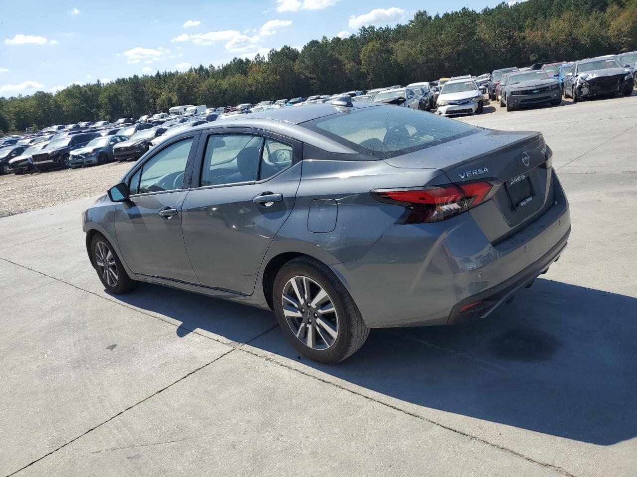 Nissan Versa Sv Image 10