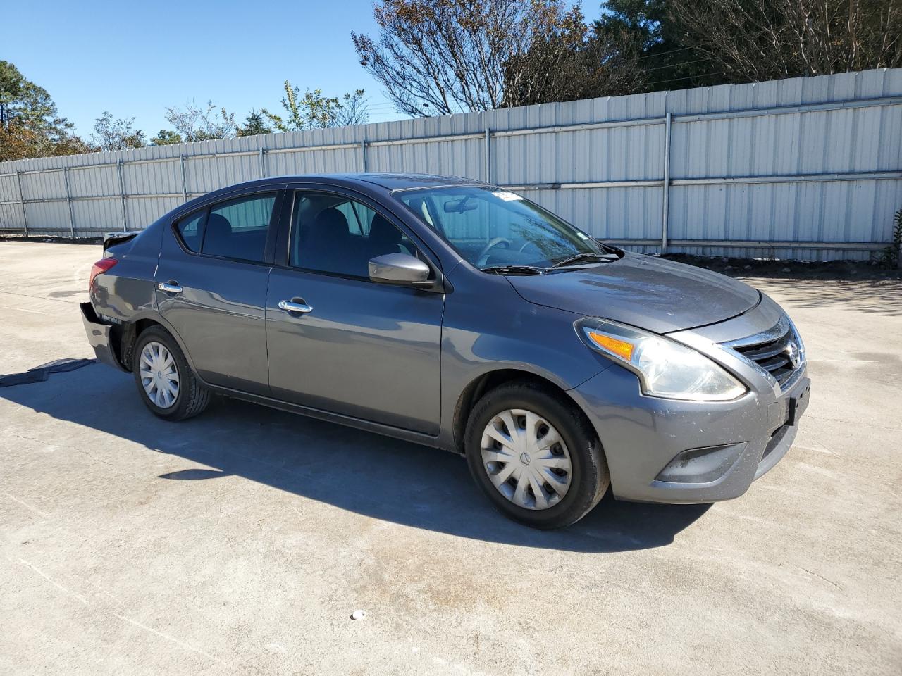 Nissan Versa S Image 8