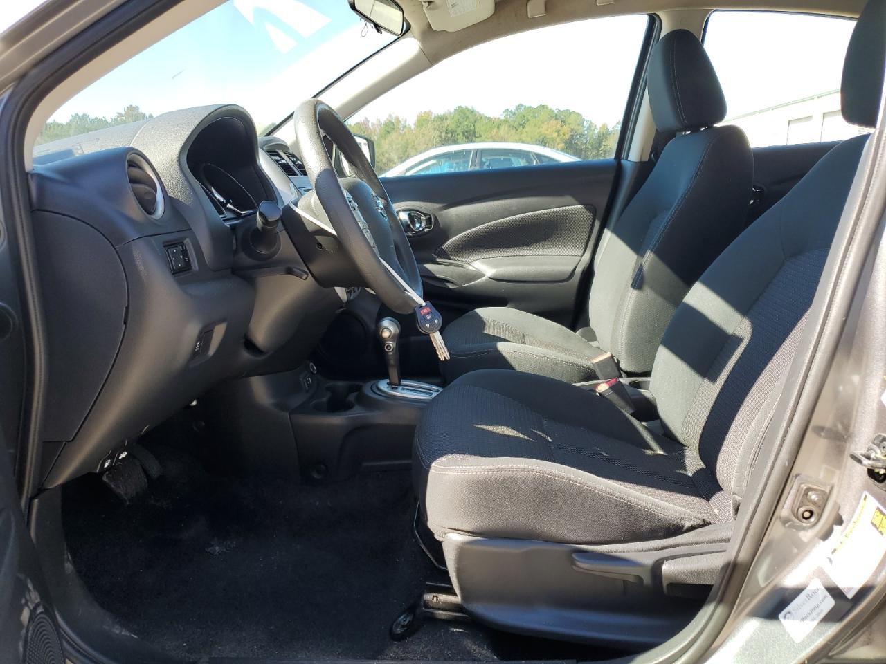 Nissan Versa S Image 7