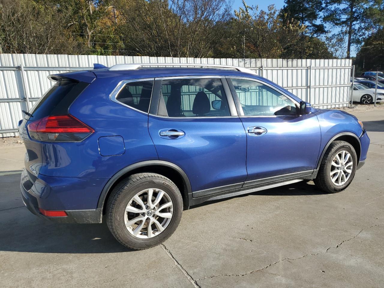 Nissan Rogue S Image 3
