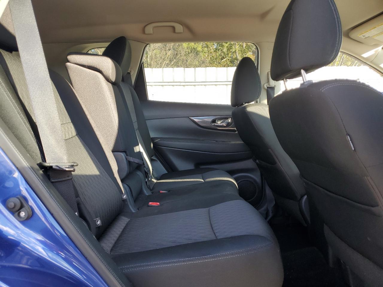 Nissan Rogue S Image 8