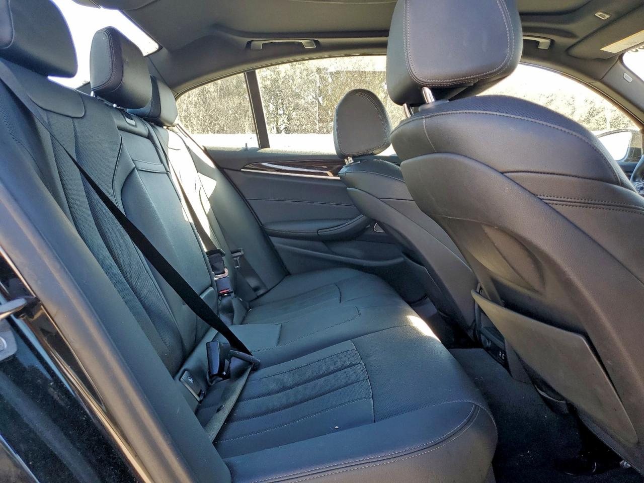 BMW 5 Series I Image 4