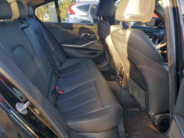 BMW 3 Series Image 12