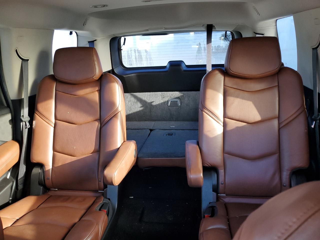 Cadillac Escalade Premium Luxury Image 4