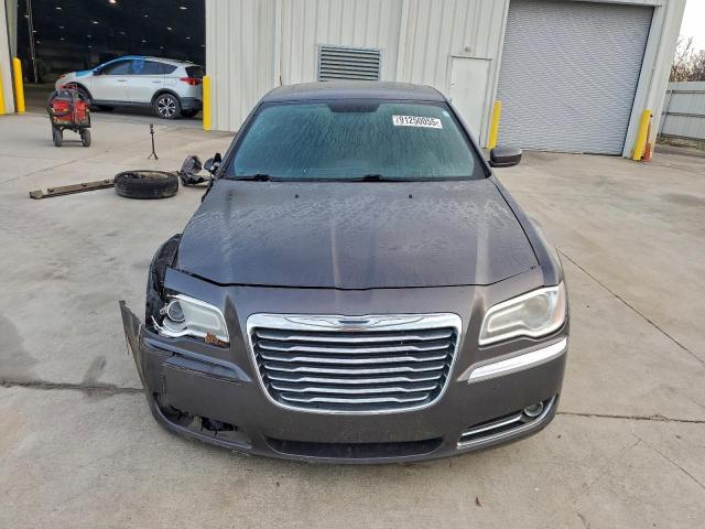 Chrysler 300 Image 7