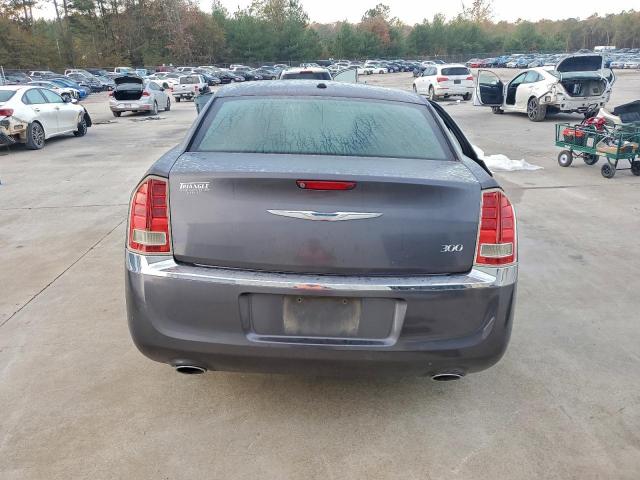 Chrysler 300 Image 6
