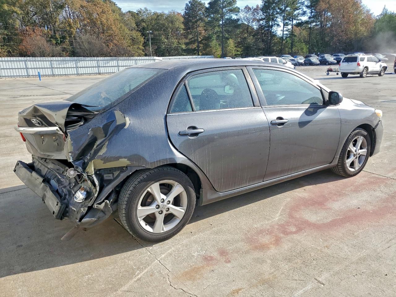 Toyota Corolla Base Image 2