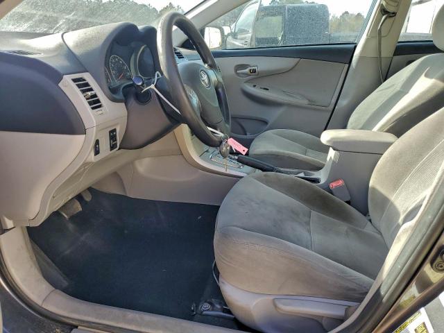 Toyota Corolla Base Image 8