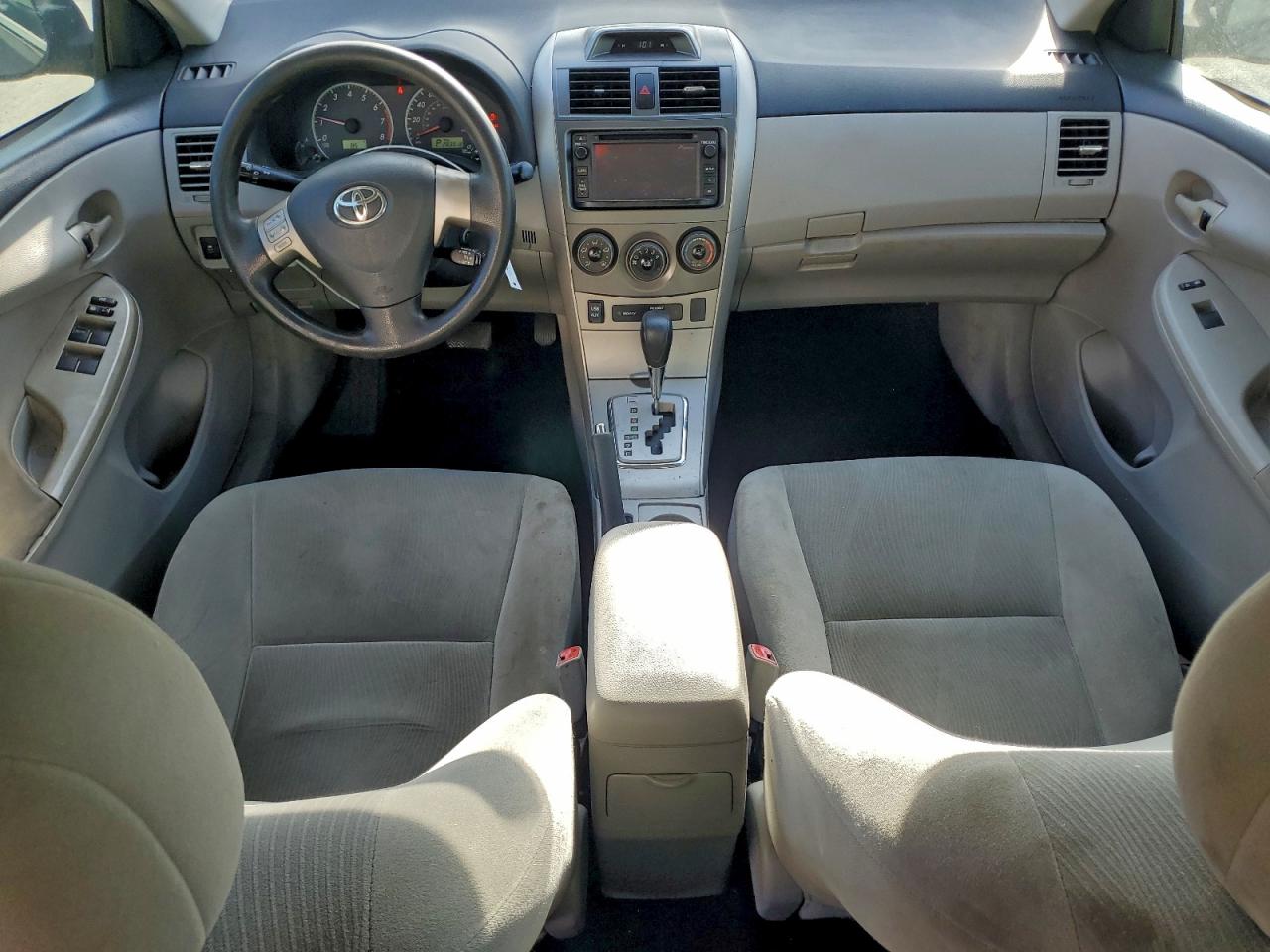 Toyota Corolla Base Image 9