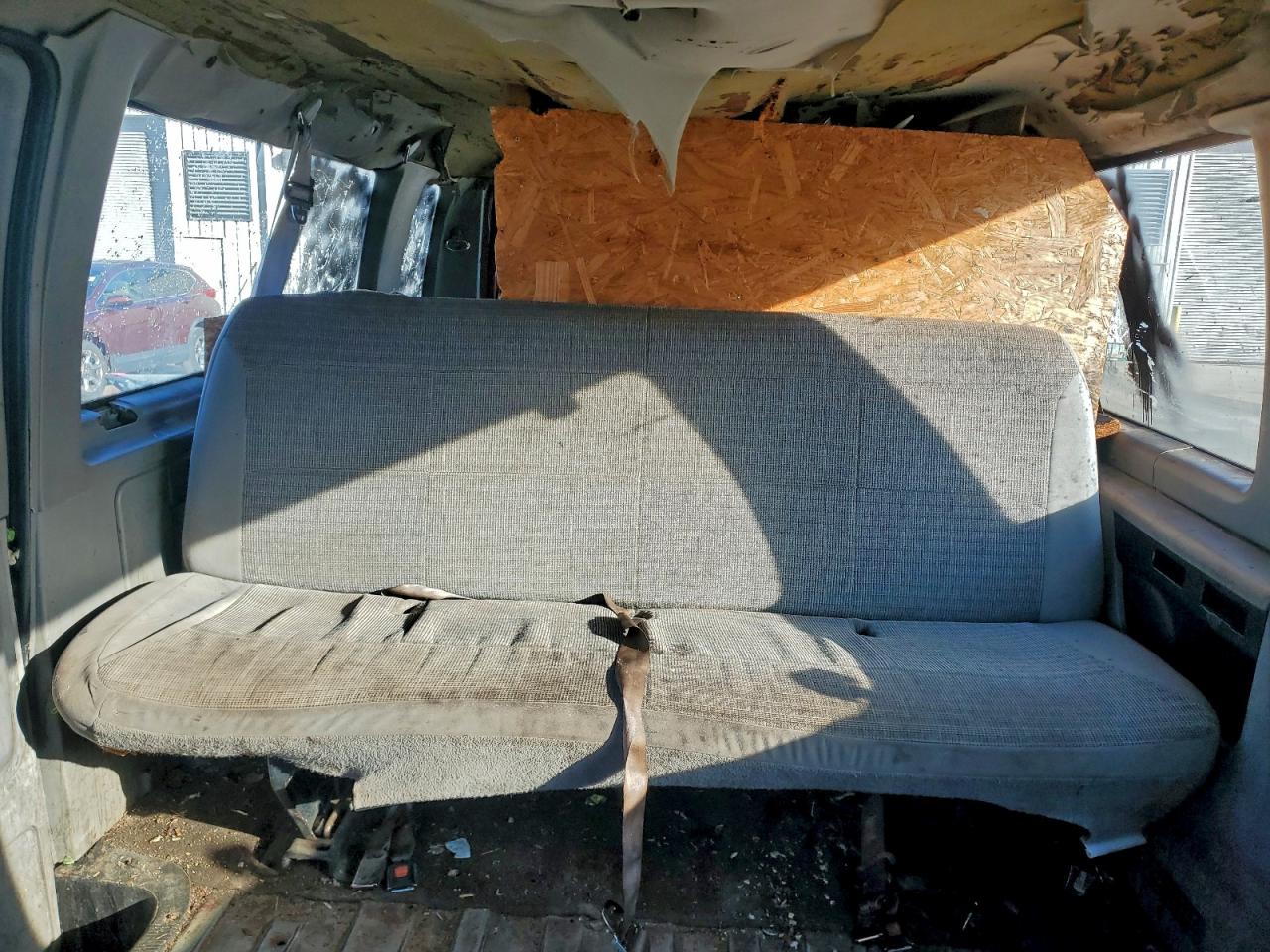 Ford Econoline E350 Super Duty Wagon Image 10