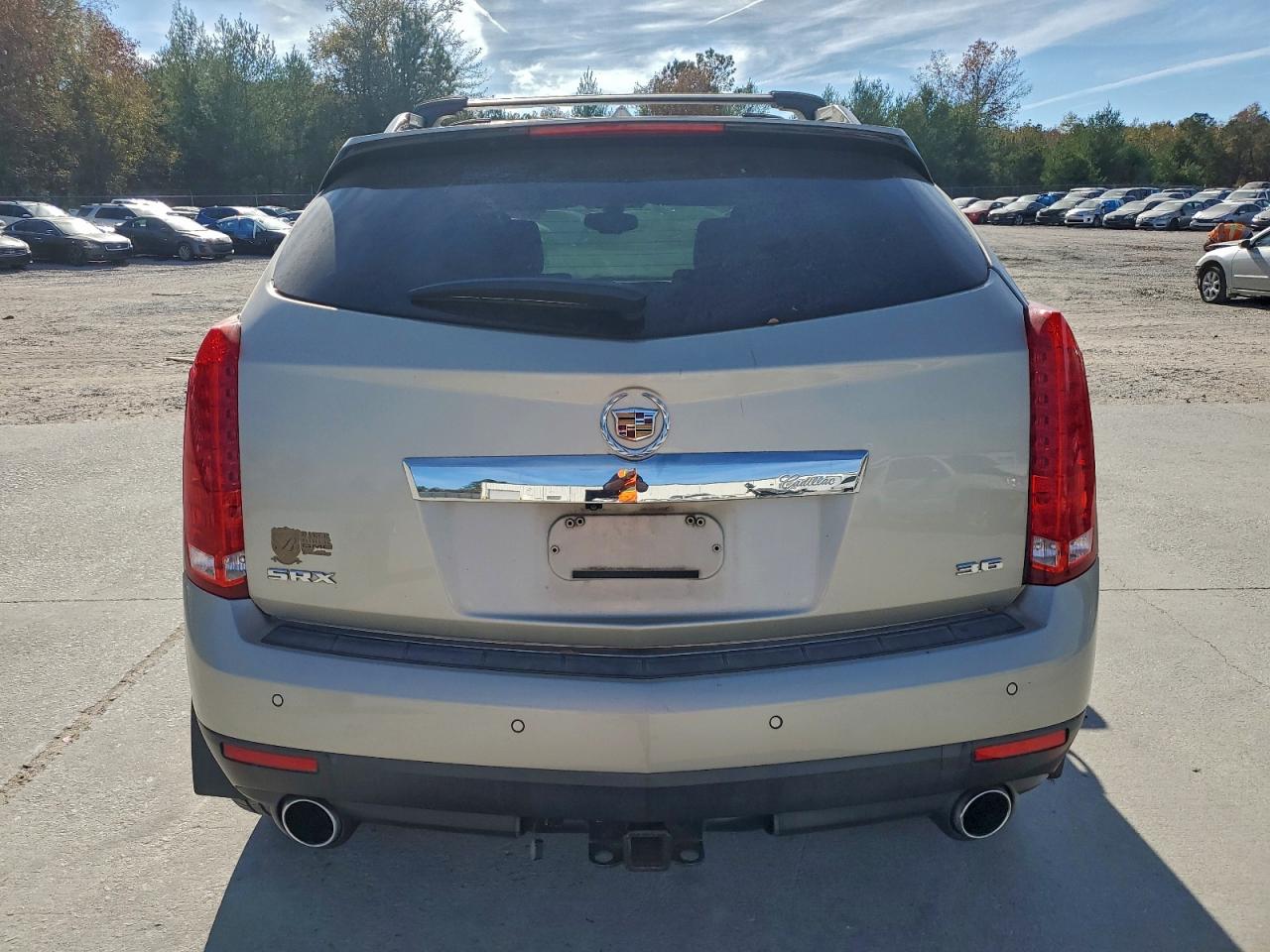 Cadillac SRX Luxury Collection Image 3