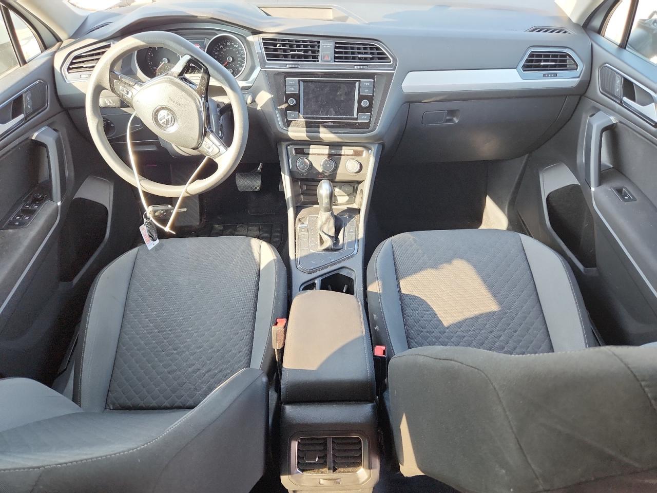 Volkswagen Tiguan S Image 6