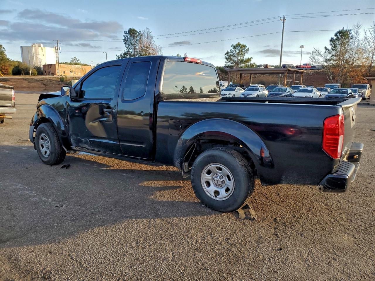 Nissan Frontier S Image 3