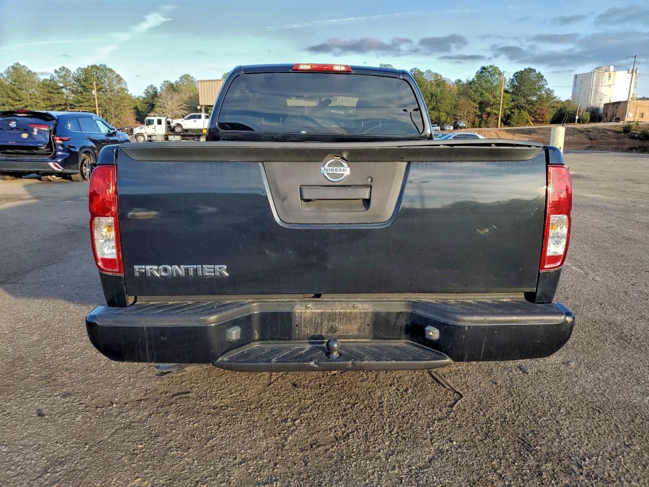 Nissan Frontier S Image 7