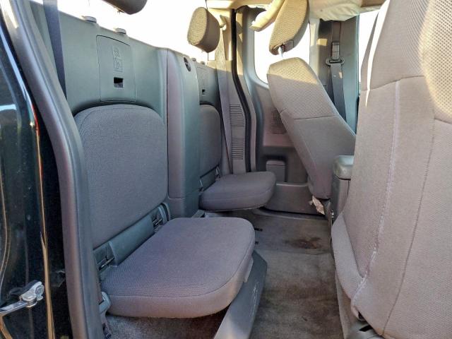 Nissan Frontier S Image 2