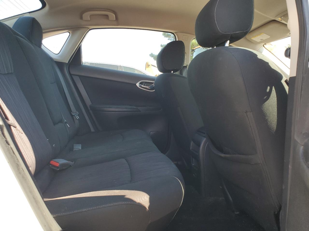 Nissan Sentra S Image 9