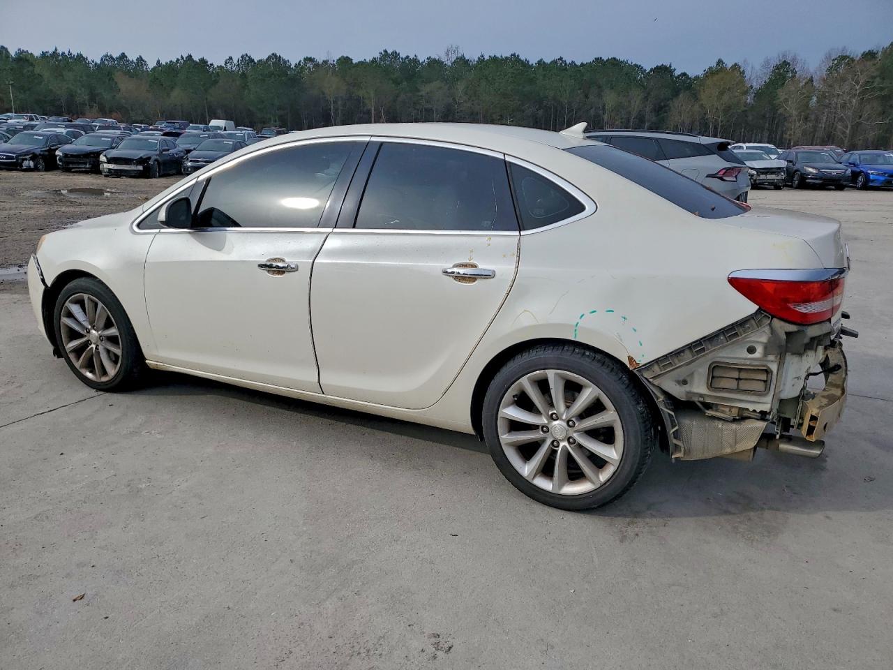 Buick Verano Image 5