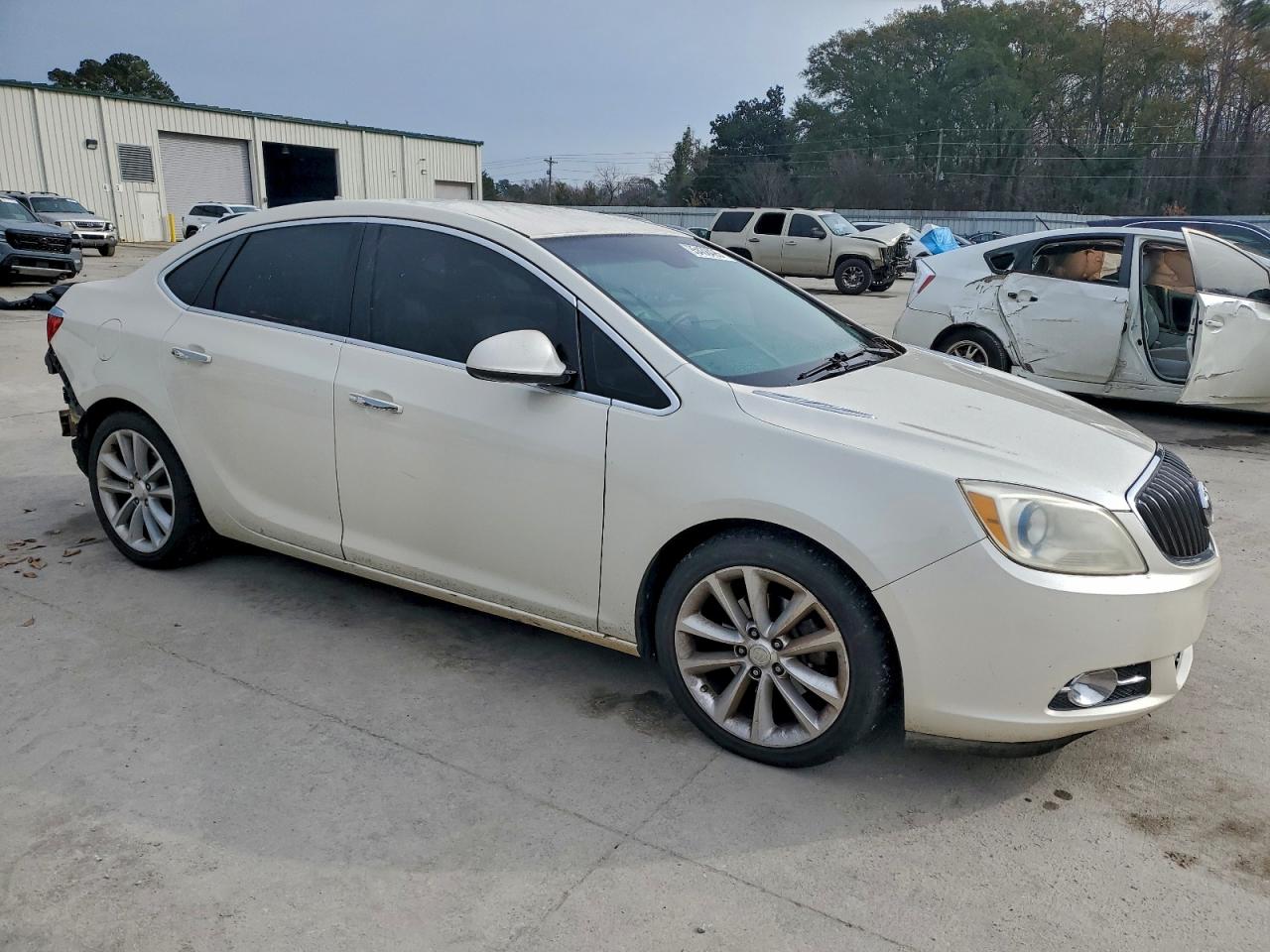 Buick Verano Image 6