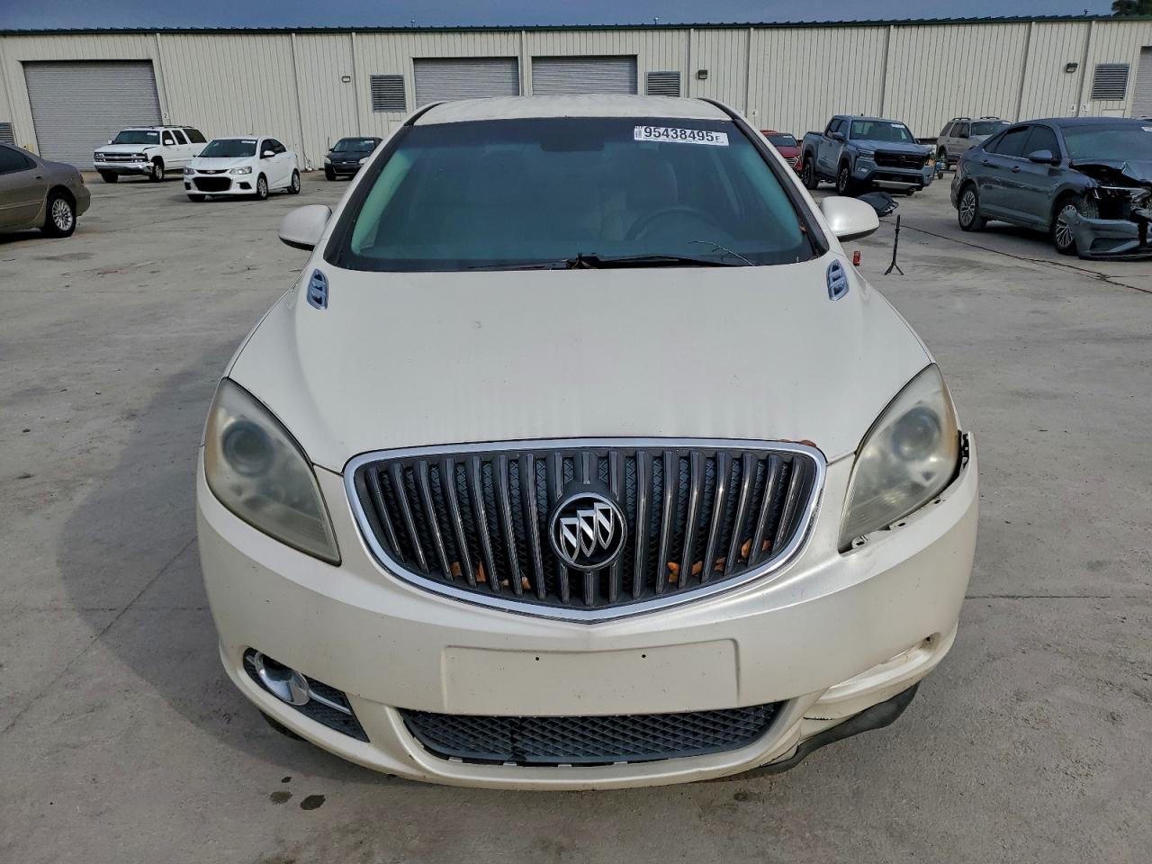 Buick Verano Image 4