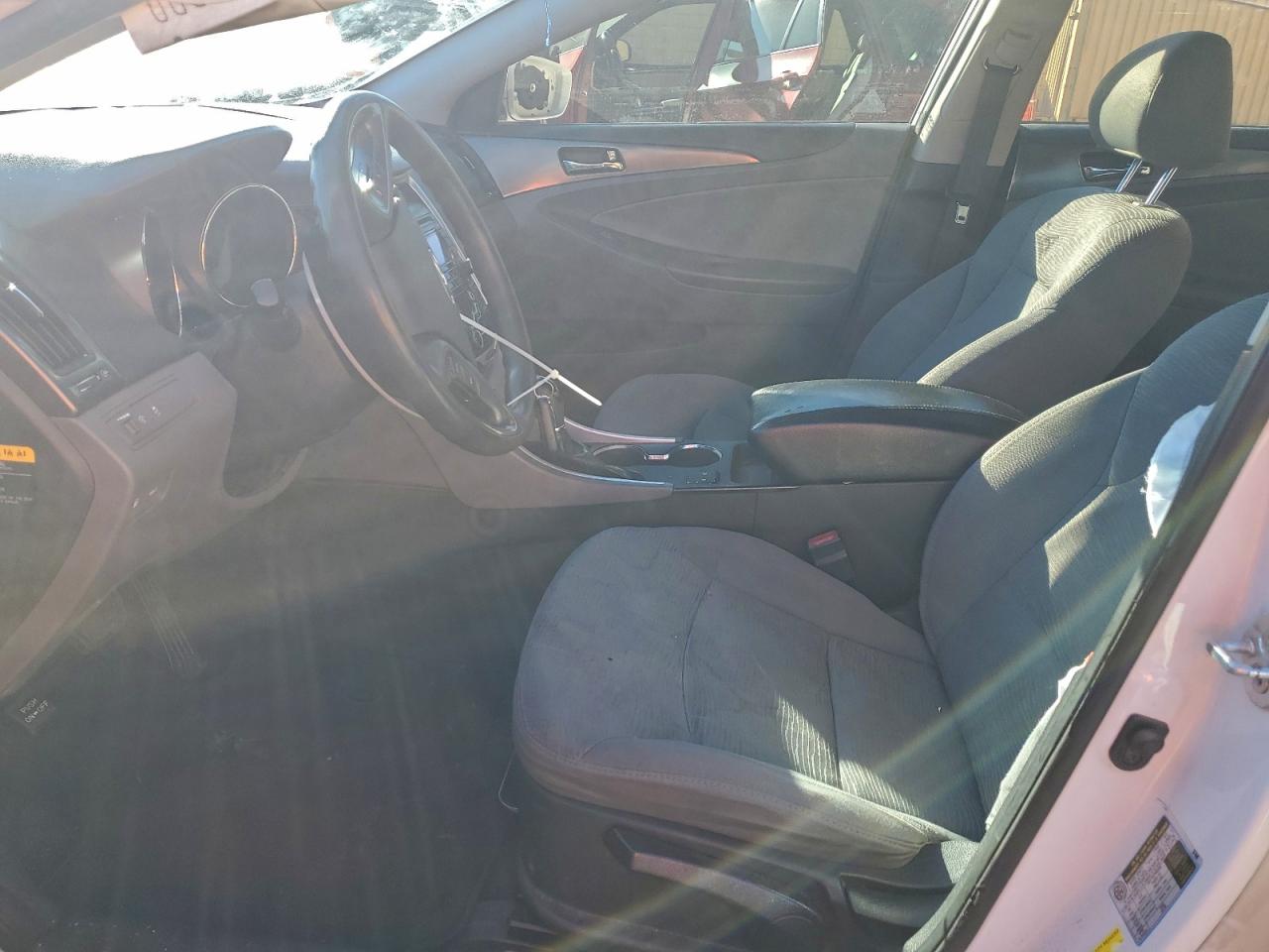 Hyundai SONATA Hybrid Image 6