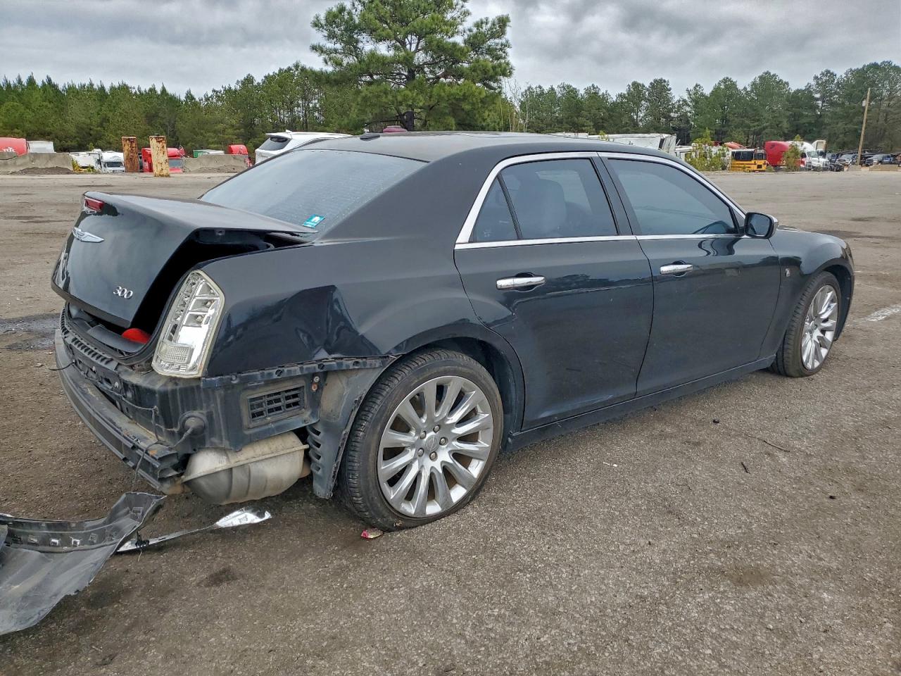 Chrysler 300 Image 2