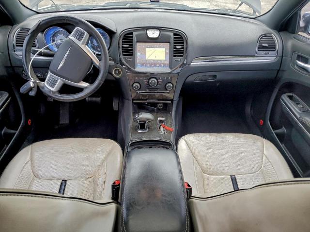 Chrysler 300 Image 5